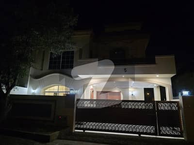 بحریہ انکلیو بحریہ ٹاؤن,اسلام آباد میں 5 کمروں کا 10 مرلہ مکان 5.9 کروڑ میں برائے فروخت۔ بحریہ انکلیو بحریہ ٹاؤن,اسلام آباد میں 5 کمروں کا 10 مرلہ مکان 5.9 کروڑ میں برائے فروخت۔