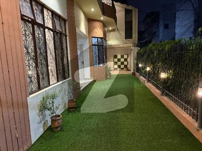 علامہ اقبال ٹاؤن لاہور میں 4 کمروں کا 10 مرلہ مکان 1.5 لاکھ میں کرایہ پر دستیاب ہے۔ علامہ اقبال ٹاؤن لاہور میں 4 کمروں کا 10 مرلہ مکان 1.5 لاکھ میں کرایہ پر دستیاب ہے۔