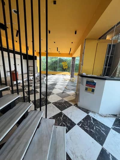 آئی ۔ 8 مرکز آئی ۔ 8,اسلام آباد میں 8 مرلہ دکان 10.5 لاکھ میں کرایہ پر دستیاب ہے۔