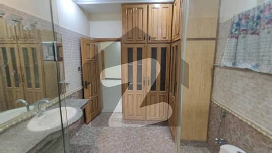 بحریہ ٹاؤن فیز 4 بحریہ ٹاؤن راولپنڈی,راولپنڈی میں 8 کمروں کا 1 کنال مکان 3.1 لاکھ میں کرایہ پر دستیاب ہے۔ بحریہ ٹاؤن فیز 4 بحریہ ٹاؤن راولپنڈی,راولپنڈی میں 8 کمروں کا 1 کنال مکان 3.1 لاکھ میں کرایہ پر دستیاب ہے۔