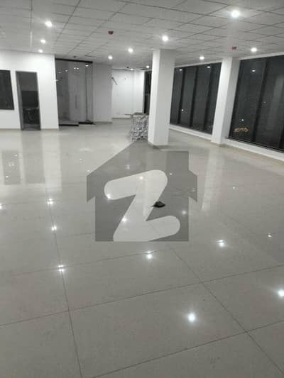 ائیرپورٹ روڈ لاہور میں 11 کنال عمارت 40.0 لاکھ میں کرایہ پر دستیاب ہے۔