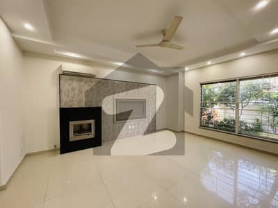 ڈی ایچ اے فیز 5 - بلاک ای فیز 5,ڈیفنس (ڈی ایچ اے),لاہور میں 5 کمروں کا 1 کنال مکان 2.9 لاکھ میں کرایہ پر دستیاب ہے۔ ڈی ایچ اے فیز 5 - بلاک ای فیز 5,ڈیفنس (ڈی ایچ اے),لاہور میں 5 کمروں کا 1 کنال مکان 2.9 لاکھ میں کرایہ پر دستیاب ہے۔