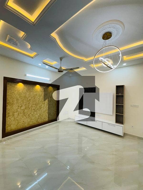BEAUTIFUL LOCATION BRAND NEW HOUSE FOR SALE BEAUTIFUL LOCATION BRAND NEW HOUSE FOR SALE