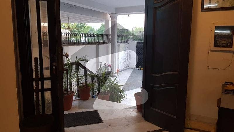 I_8/2 9TH AVENUE TRIPLE STORY I_8/2 9TH AVENUE TRIPLE STORY