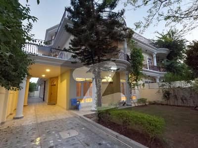 Reserve A On Excellent Location House Of 1 Kanal Now In F-11 Reserve A On Excellent Location House Of 1 Kanal Now In F-11