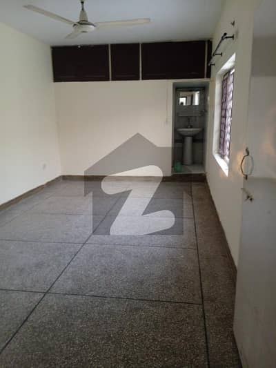 جی ۔ 9 اسلام آباد میں 4 کمروں کا 5 مرلہ مکان 5.0 کروڑ میں برائے فروخت۔