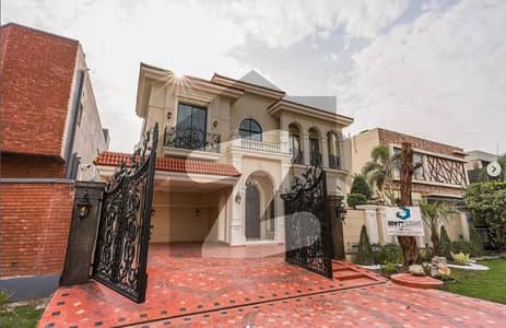 ڈی ایچ اے فیز 5 - بلاک ای فیز 5,ڈیفنس (ڈی ایچ اے),لاہور میں 5 کمروں کا 1 کنال مکان 11.0 کروڑ میں برائے فروخت۔ ڈی ایچ اے فیز 5 - بلاک ای فیز 5,ڈیفنس (ڈی ایچ اے),لاہور میں 5 کمروں کا 1 کنال مکان 11.0 کروڑ میں برائے فروخت۔