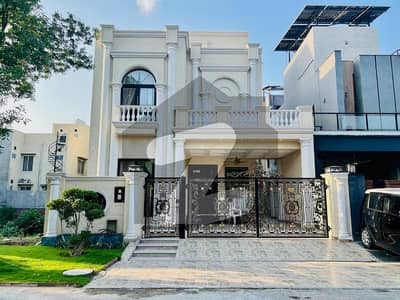 لیک سٹی ۔ سیکٹر ایم ۔ 2اے لیک سٹی,رائیونڈ روڈ,لاہور میں 6 کمروں کا 10 مرلہ مکان 5.7 کروڑ میں برائے فروخت۔ لیک سٹی ۔ سیکٹر ایم ۔ 2اے لیک سٹی,رائیونڈ روڈ,لاہور میں 6 کمروں کا 10 مرلہ مکان 5.7 کروڑ میں برائے فروخت۔