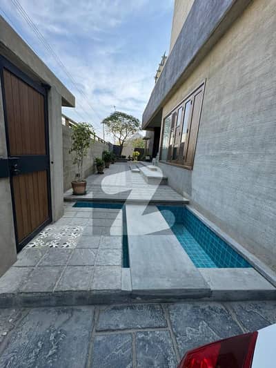 Bungalow For Sale 500 Square Yards In DHA Phase 8 Zone A
