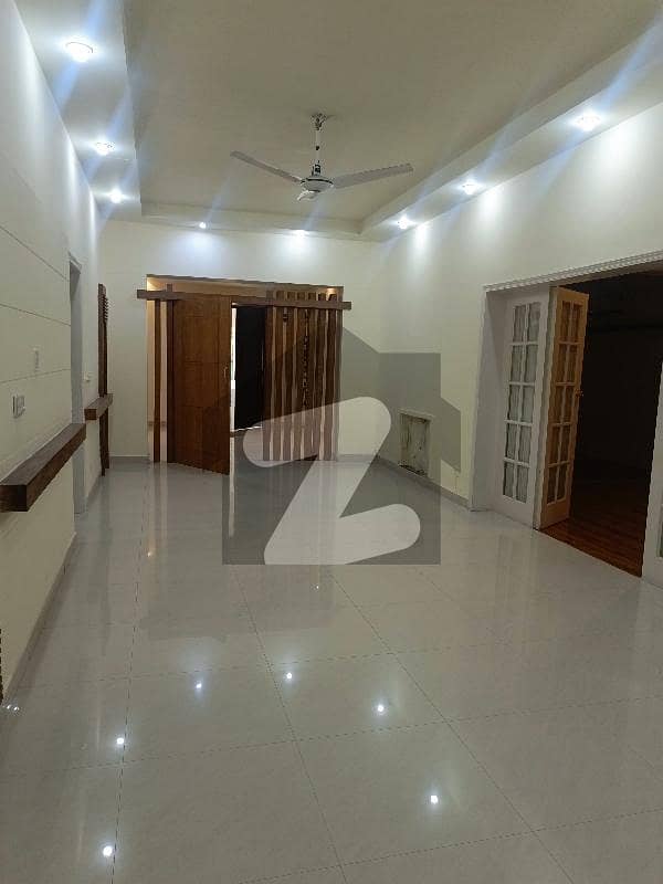 E7 Top Location House