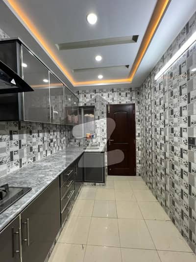 بحریہ ٹاؤن فیز 8 بحریہ ٹاؤن راولپنڈی,راولپنڈی میں 4 کمروں کا 5 مرلہ مکان 1.8 کروڑ میں برائے فروخت۔ بحریہ ٹاؤن فیز 8 بحریہ ٹاؤن راولپنڈی,راولپنڈی میں 4 کمروں کا 5 مرلہ مکان 1.8 کروڑ میں برائے فروخت۔