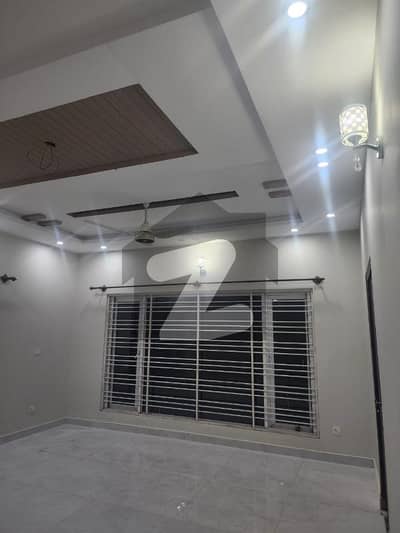 بحریہ ٹاؤن فیز 8 ۔ بلاک اے بحریہ ٹاؤن فیز 8,بحریہ ٹاؤن راولپنڈی,راولپنڈی میں 3 کمروں کا 1 کنال زیریں پورشن 1.15 لاکھ میں کرایہ پر دستیاب ہے۔ بحریہ ٹاؤن فیز 8 ۔ بلاک اے بحریہ ٹاؤن فیز 8,بحریہ ٹاؤن راولپنڈی,راولپنڈی میں 3 کمروں کا 1 کنال زیریں پورشن 1.15 لاکھ میں کرایہ پر دستیاب ہے۔