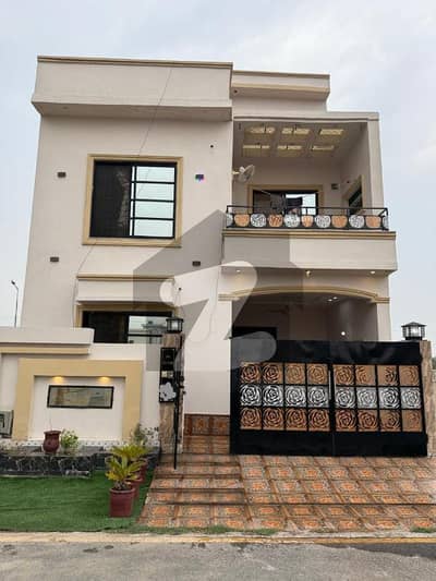 پارک ویو سٹی لاہور میں 4 کمروں کا 5 مرلہ مکان 1.65 کروڑ میں برائے فروخت۔