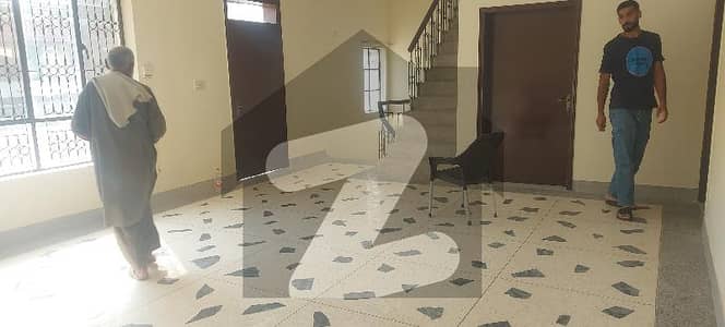 جی ۔ 10 اسلام آباد میں 2 کمروں کا 14 مرلہ بالائی پورشن 1.3 لاکھ میں کرایہ پر دستیاب ہے۔