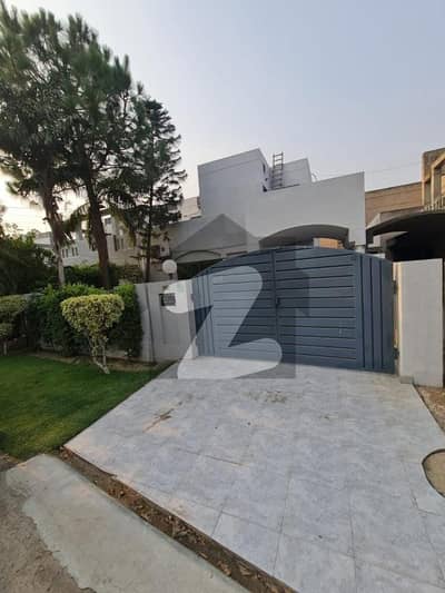 ایڈن ایوینیو ایڈن,لاہور میں 4 کمروں کا 10 مرلہ مکان 4.35 کروڑ میں برائے فروخت۔ ایڈن ایوینیو ایڈن,لاہور میں 4 کمروں کا 10 مرلہ مکان 4.35 کروڑ میں برائے فروخت۔