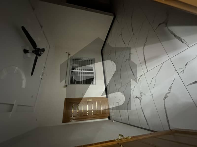 گلزارِ قائد ہاؤسنگ سوسائٹی راولپنڈی میں 4 کمروں کا 5 مرلہ مکان 1.7 کروڑ میں برائے فروخت۔ گلزارِ قائد ہاؤسنگ سوسائٹی راولپنڈی میں 4 کمروں کا 5 مرلہ مکان 1.7 کروڑ میں برائے فروخت۔