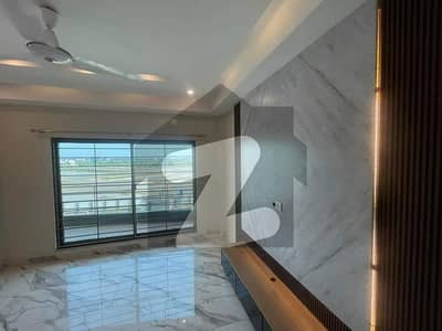 عسکری 11 - سیکٹر ڈی عسکری 11,عسکری,لاہور میں 3 کمروں کا 10 مرلہ فلیٹ 3.82 کروڑ میں برائے فروخت۔