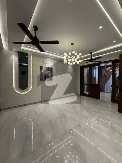 بحریہ ٹاؤن فیز 8 بحریہ ٹاؤن راولپنڈی,راولپنڈی میں 5 کمروں کا 7 مرلہ مکان 65.0 ہزار میں کرایہ پر دستیاب ہے۔ بحریہ ٹاؤن فیز 8 بحریہ ٹاؤن راولپنڈی,راولپنڈی میں 5 کمروں کا 7 مرلہ مکان 65.0 ہزار میں کرایہ پر دستیاب ہے۔