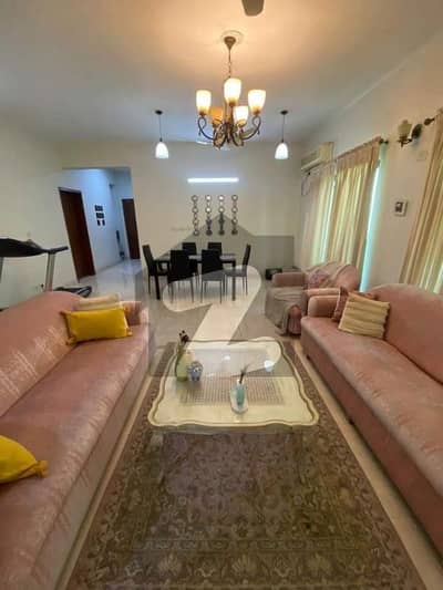 عسکری 11 - سیکٹر ڈی عسکری 11,عسکری,لاہور میں 3 کمروں کا 10 مرلہ فلیٹ 3.72 کروڑ میں برائے فروخت۔