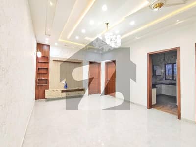 بحریہ ٹاؤن فیز 8 بحریہ ٹاؤن راولپنڈی,راولپنڈی میں 3 کمروں کا 10 مرلہ بالائی پورشن 65.0 ہزار میں کرایہ پر دستیاب ہے۔ بحریہ ٹاؤن فیز 8 بحریہ ٹاؤن راولپنڈی,راولپنڈی میں 3 کمروں کا 10 مرلہ بالائی پورشن 65.0 ہزار میں کرایہ پر دستیاب ہے۔