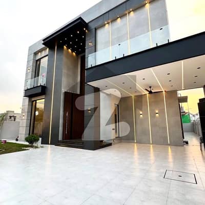 ڈی ایچ اے فیز 7 - بلاک ٹی فیز 7,ڈیفنس (ڈی ایچ اے),لاہور میں 5 کمروں کا 1 کنال مکان 7.05 کروڑ میں برائے فروخت۔ ڈی ایچ اے فیز 7 - بلاک ٹی فیز 7,ڈیفنس (ڈی ایچ اے),لاہور میں 5 کمروں کا 1 کنال مکان 7.05 کروڑ میں برائے فروخت۔