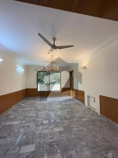 F-11 Full House 5bedroom Attached Washroom 1 Unit House