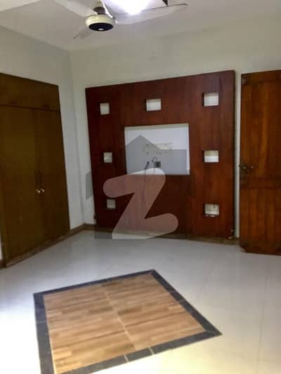 پی ای سی ایچ ایس بلاک 2 پی ای سی ایچ ایس,جمشید ٹاؤن,کراچی میں 5 کمروں کا 1 کنال زیریں پورشن 4.0 لاکھ میں کرایہ پر دستیاب ہے۔ پی ای سی ایچ ایس بلاک 2 پی ای سی ایچ ایس,جمشید ٹاؤن,کراچی میں 5 کمروں کا 1 کنال زیریں پورشن 4.0 لاکھ میں کرایہ پر دستیاب ہے۔