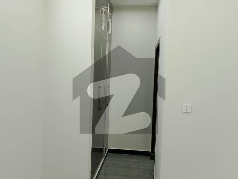 8 Marla House Available For Rent. 8 Marla House Available For Rent.