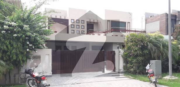 ڈی ایچ اے فیز 4 ڈیفنس (ڈی ایچ اے),لاہور میں 5 کمروں کا 1 کنال مکان 6.45 کروڑ میں برائے فروخت۔ ڈی ایچ اے فیز 4 ڈیفنس (ڈی ایچ اے),لاہور میں 5 کمروں کا 1 کنال مکان 6.45 کروڑ میں برائے فروخت۔