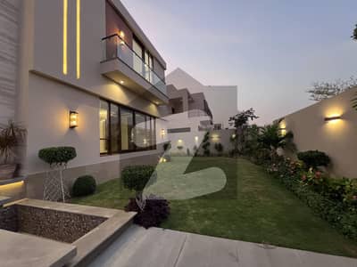 ڈی ایچ اے فیز 8 ڈی ایچ اے ڈیفینس,کراچی میں 6 کمروں کا 2 کنال مکان 45.0 کروڑ میں برائے فروخت۔