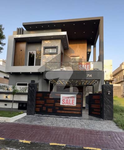 Lavish 10 Marla Designer House For Sale In Bahria Town Phase 7, Islamabad