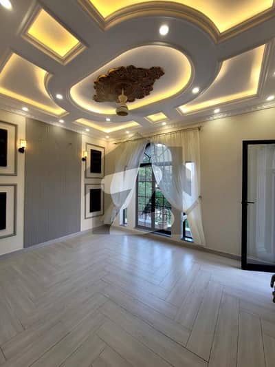 پارک ویو سٹی لاہور میں 4 کمروں کا 5 مرلہ مکان 1.6 کروڑ میں برائے فروخت۔ پارک ویو سٹی لاہور میں 4 کمروں کا 5 مرلہ مکان 1.6 کروڑ میں برائے فروخت۔