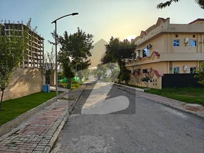 ٹاپ سٹی 1 - بلاک آئی ٹاپ سٹی 1,اسلام آباد میں 11 مرلہ کمرشل پلاٹ 6.0 کروڑ میں برائے فروخت۔