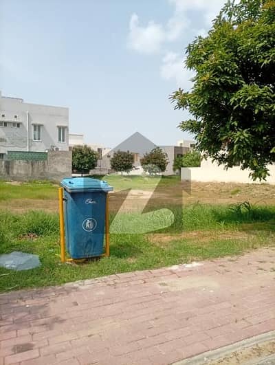 11MARLA CORNER 80 Road Good Location plot URGENT FOR SALE 11MARLA CORNER 80 Road Good Location plot URGENT FOR SALE