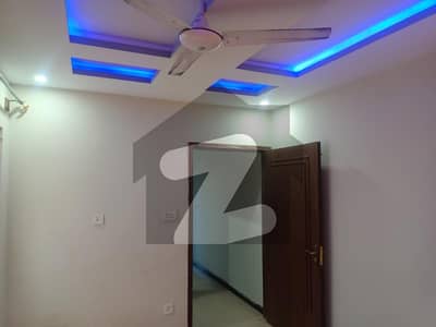 مارگلہ ویو ہاؤسنگ سوسائٹی ڈی ۔ 17,اسلام آباد میں 2 کمروں کا 4 مرلہ فلیٹ 22.0 ہزار میں کرایہ پر دستیاب ہے۔ مارگلہ ویو ہاؤسنگ سوسائٹی ڈی ۔ 17,اسلام آباد میں 2 کمروں کا 4 مرلہ فلیٹ 22.0 ہزار میں کرایہ پر دستیاب ہے۔