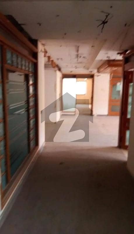 Office In Shahra-e-Faisal Sized 4000 Square Feet Is Available Office In Shahra-e-Faisal Sized 4000 Square Feet Is Available