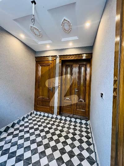 10 MARLA UPPER PORTION AVAILABLE FOR RENT IN MILITARY ACCOUNTS COLLEGE ROAD LAHORE