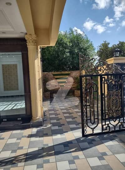 پی سی ایس آئی آر ہاؤسنگ سکیم فیز 2 پی سی ایس آئی آر ہاؤسنگ سکیم,لاہور میں 4 کمروں کا 10 مرلہ مکان 3.9 کروڑ میں برائے فروخت۔ پی سی ایس آئی آر ہاؤسنگ سکیم فیز 2 پی سی ایس آئی آر ہاؤسنگ سکیم,لاہور میں 4 کمروں کا 10 مرلہ مکان 3.9 کروڑ میں برائے فروخت۔