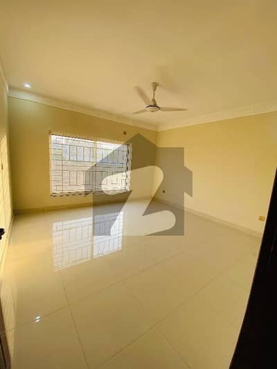 ڈی ایچ اے ڈیفینس فیز 2 ڈی ایچ اے ڈیفینس,اسلام آباد میں 3 کمروں کا 1 کنال بالائی پورشن 1.1 لاکھ میں کرایہ پر دستیاب ہے۔ ڈی ایچ اے ڈیفینس فیز 2 ڈی ایچ اے ڈیفینس,اسلام آباد میں 3 کمروں کا 1 کنال بالائی پورشن 1.1 لاکھ میں کرایہ پر دستیاب ہے۔