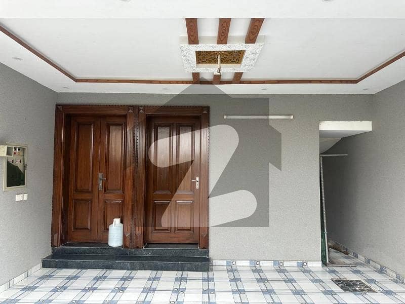 10 Marla Lavish House For Sale 10 Marla Lavish House For Sale