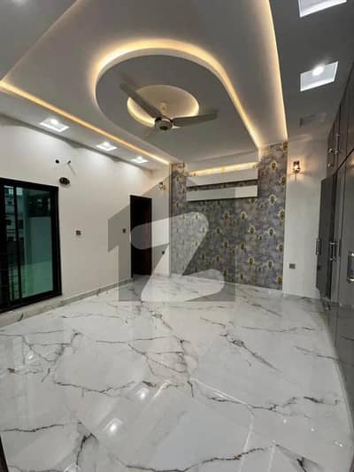 A Prime Location 10 Marla Lower Portion In Park View City