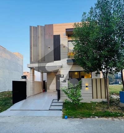 ڈی ایچ اے فیز 7 ڈیفنس (ڈی ایچ اے),لاہور میں 3 کمروں کا 5 مرلہ مکان 2.6 کروڑ میں برائے فروخت۔ ڈی ایچ اے فیز 7 ڈیفنس (ڈی ایچ اے),لاہور میں 3 کمروں کا 5 مرلہ مکان 2.6 کروڑ میں برائے فروخت۔