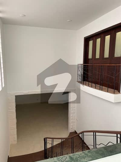 ڈی ایچ اے فیز 6 ڈی ایچ اے ڈیفینس,کراچی میں 4 کمروں کا 1 کنال مکان 5.5 لاکھ میں کرایہ پر دستیاب ہے۔ ڈی ایچ اے فیز 6 ڈی ایچ اے ڈیفینس,کراچی میں 4 کمروں کا 1 کنال مکان 5.5 لاکھ میں کرایہ پر دستیاب ہے۔