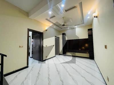 House For rent Situated In Bahria Town Phase 8 - Block D