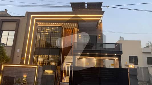 بحریہ ٹاؤن جاسمین بلاک بحریہ ٹاؤن سیکٹر سی,بحریہ ٹاؤن,لاہور میں 5 کمروں کا 10 مرلہ مکان 3.0 کروڑ میں برائے فروخت۔ بحریہ ٹاؤن جاسمین بلاک بحریہ ٹاؤن سیکٹر سی,بحریہ ٹاؤن,لاہور میں 5 کمروں کا 10 مرلہ مکان 3.0 کروڑ میں برائے فروخت۔