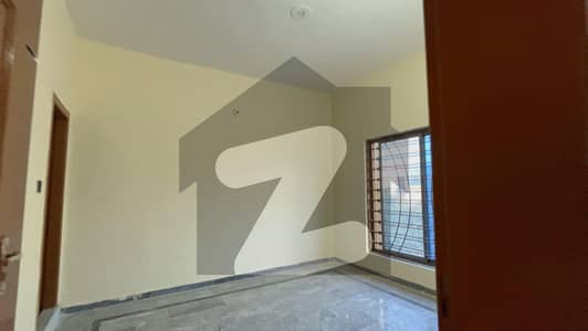 صنوبر سٹی اڈیالہ روڈ,راولپنڈی میں 4 کمروں کا 5 مرلہ مکان 45.0 ہزار میں کرایہ پر دستیاب ہے۔