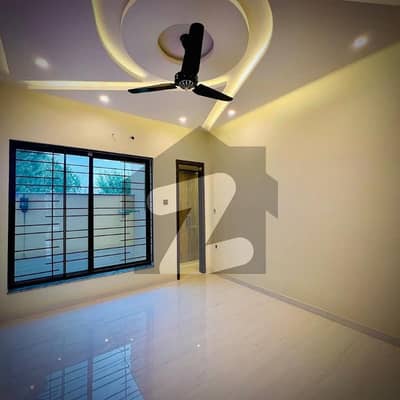 مصطفیٰ ٹاؤن لاہور میں 4 کمروں کا 7 مرلہ مکان 90.0 ہزار میں کرایہ پر دستیاب ہے۔