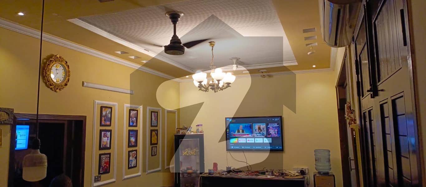 طارق گارڈنز ۔ بلاک ای طارق گارڈنز,لاہور میں 3 کمروں کا 5 مرلہ مکان 2.55 کروڑ میں برائے فروخت۔ طارق گارڈنز ۔ بلاک ای طارق گارڈنز,لاہور میں 3 کمروں کا 5 مرلہ مکان 2.55 کروڑ میں برائے فروخت۔