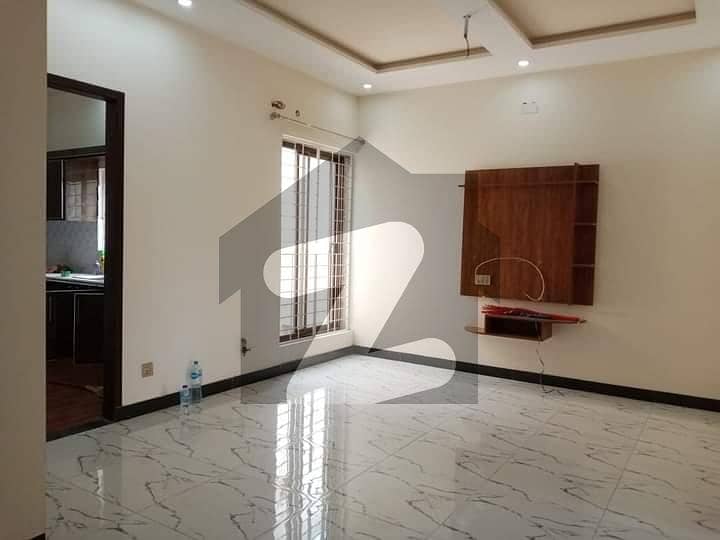 نشیمنِ اقبال لاہور میں 6 کمروں کا 7 مرلہ مکان 2.6 کروڑ میں برائے فروخت۔ نشیمنِ اقبال لاہور میں 6 کمروں کا 7 مرلہ مکان 2.6 کروڑ میں برائے فروخت۔