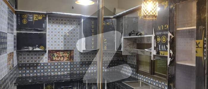 گلستانِِ جوہر ۔ بلاک 16 گلستانِ جوہر,کراچی میں 2 کمروں کا 5 مرلہ بالائی پورشن 60.0 ہزار میں کرایہ پر دستیاب ہے۔